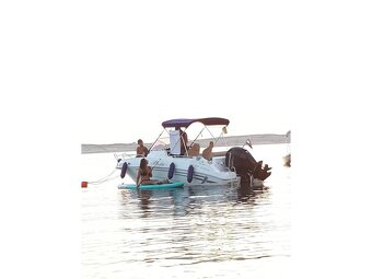 AM Yacht 565 + Mercury F 150 + trailer - POUŽITÁ - 3