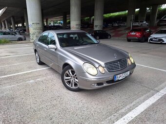 Mercedes Benz E320 - 3