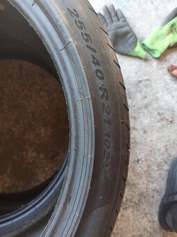 255/40/21 102Y PIRELLI 5,5 mm,dva kusy letních pneumatik - 3