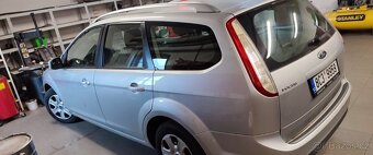 Ford Focus 2010 - 3