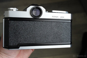 Nikon Nikomat FTN + Zoom-Nikkor 35–70mm f/3.3–4.5 - 3