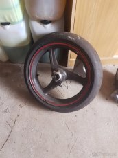 VTR1000F přední kolo - 3