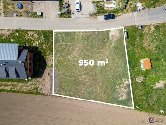 Prodej pozemku 950 m2 - Pardubice, Dubany, ev.č. 00564 - 3
