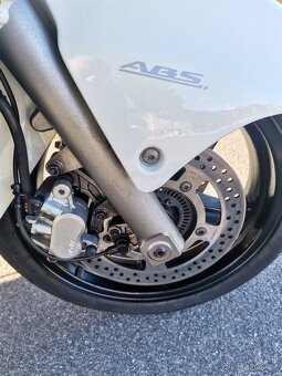 Suzuki Burgman 650 EXEKUTIVE - 3