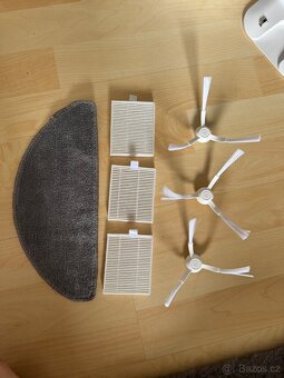 Robotický vysavač s mopem Xiaomi Robot Vacuum E10 bílá - 3