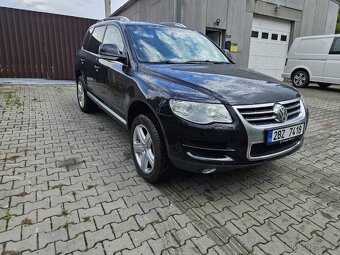 VW TOUAREG 3.0 TDI/ FULL VÝBAVA / NA PRUŽINÁCH / POJÍZDNÉ. - 3