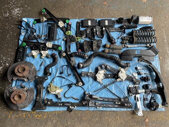 BMW e90 e91 e92 e93 e87-Díly - 3