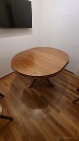 Dřevěný kulatý stůl + 4 židle - 3