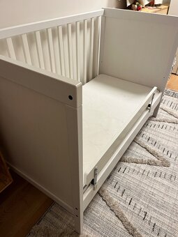 Postýlka IKEA Sundvik vč.matrace, povlečení atd - 3