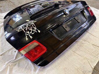 BMW e46 víko kufru - 3
