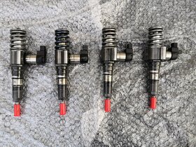 Vstřikovač 2.0TDI 103kW BKP, BMA, BVE, BWV 03G130073S,D - 3