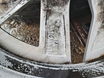 Prodám originální alu Škoda Octavia 4 - 17" s pneu - 3