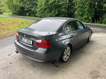 BMW 330i - 3
