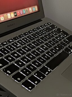 Macbook Air Intel i5 256GB SSD (STAV 8/10) - 3
