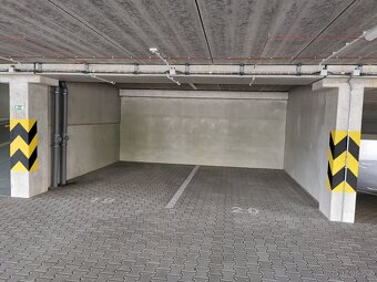 Pronájem garážového stání 15 m2 Praha, Bryksova - 3