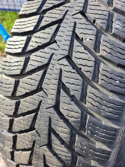 235 65 16C Nokian Snowproof - 3