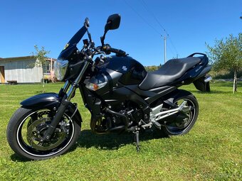 Suzuki GSR 600 - 3