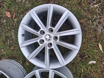 Alu kola 5x112 originál Škoda Octavia III R17 - 3