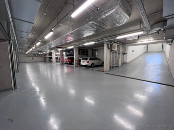 Pronájem garážového stání 15 m2 - 3