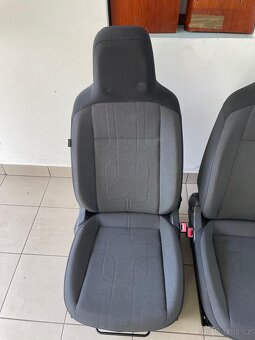 Volkswagen UP sedačky - 3