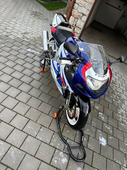 Suzuki GSX-R 750 K1 - 3