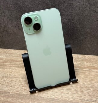 iPhone 15 128 GB – světle zelený - záruka Alza - 3