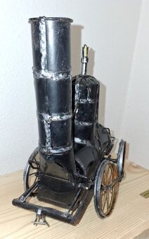starožitný model - kovový parní stroj, délka 23cm - 3