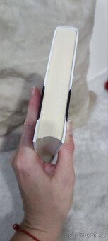 Nová kniha Válka s láskou od Winter Renshawová - 3