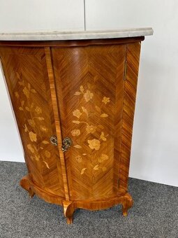 Rohová skříňka okolo roku 1900 - originál. - 3