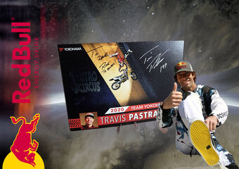 RED BULL HELMA + OKULIARE KINI + MIKINA + KARTA - 3