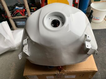 Benelli BN600-originální nádrž - 3