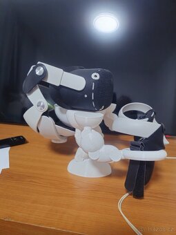 stojan na brýle VR meta quest - 3