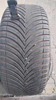 Prodám 2 x pneu Kleber 245/40/19 - 3