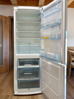 Lednice s mrazákem Electrolux. - 3