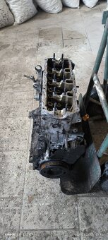 Motor Octavia 1.6 75 Kw BFQ nekompletní - 3