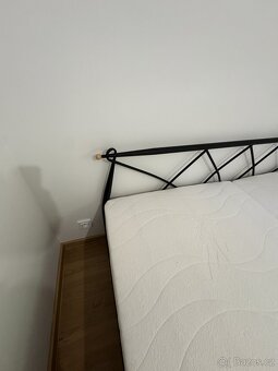 Postelový kovový rám + rošty - 3