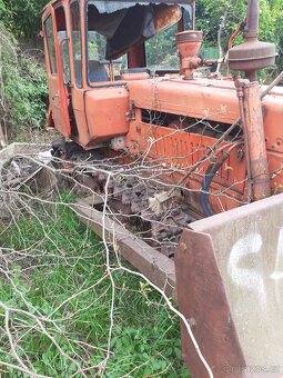 Buldozer, pásový traktor DT 75 - 3