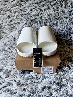 Nike Calm Slide bílé – velikost 40 - 3