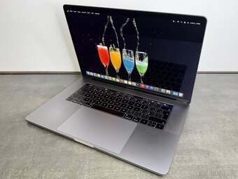 MacBook Pro 15'' 2019 / i9 / 32GB / 512GB SSD / Space Gray - 3