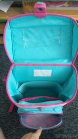 Školní aktovka - batoh, velice zachovalá, nošena cca pulrok - 3