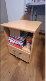 Kancelářský stůl - 3