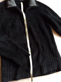 Pánský huňatý černý svetr - 3