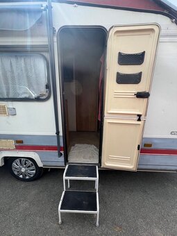 Karavan Adria 2+2 děti - 3