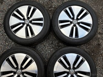 Alu orig letni sada Volkswagen 5x112 7J ET40 215/55 R17 - 3