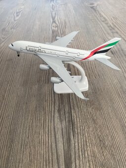 Emirates A380 – kovový model s podstavcem - 3
