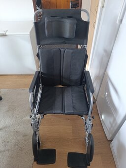 Invalidní polohovatelný vozík - 3