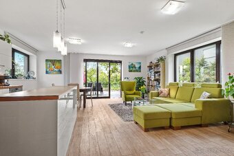 Prodej vily 250m2 s pozemkem 1189m2 ve Velkém Meziříčí - 3