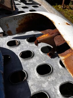 Narazniky trabant - 3
