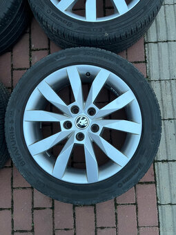 ALU Octavia III gumy Barum Bravuris 5HM 205/55/17 - 3
