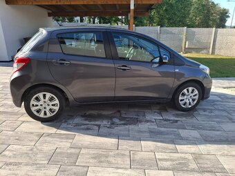Yaris - 3